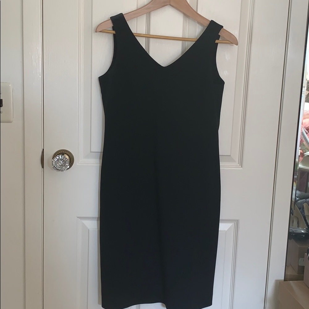 JONES NEW YORK BLACK V-NECK DRESS